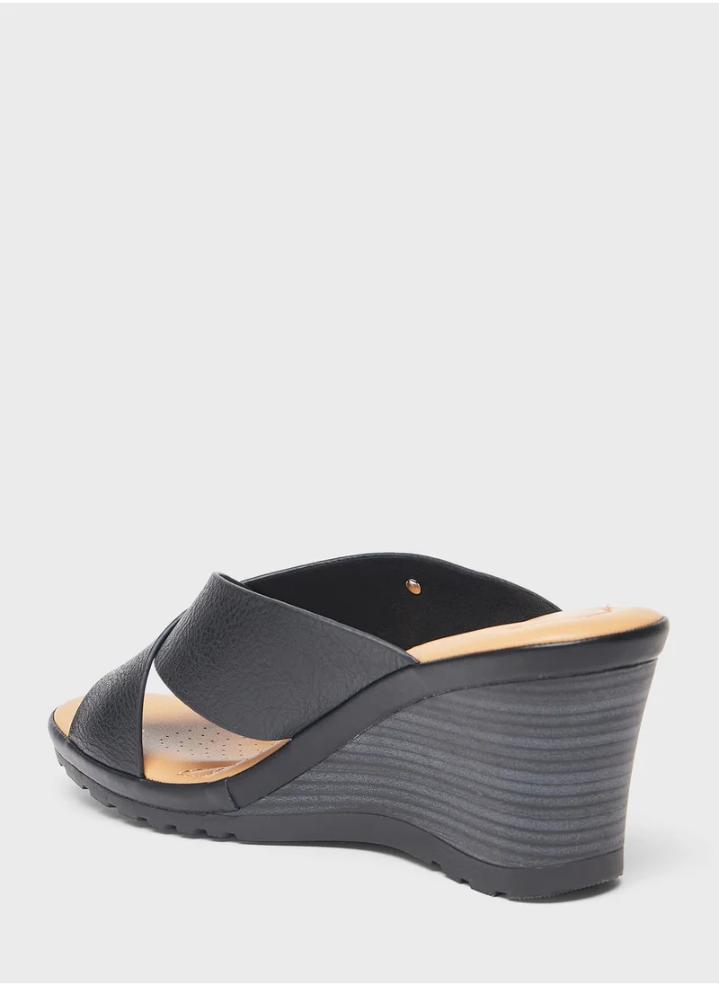 لو كونفورت Multi Strap Wedge Sandals