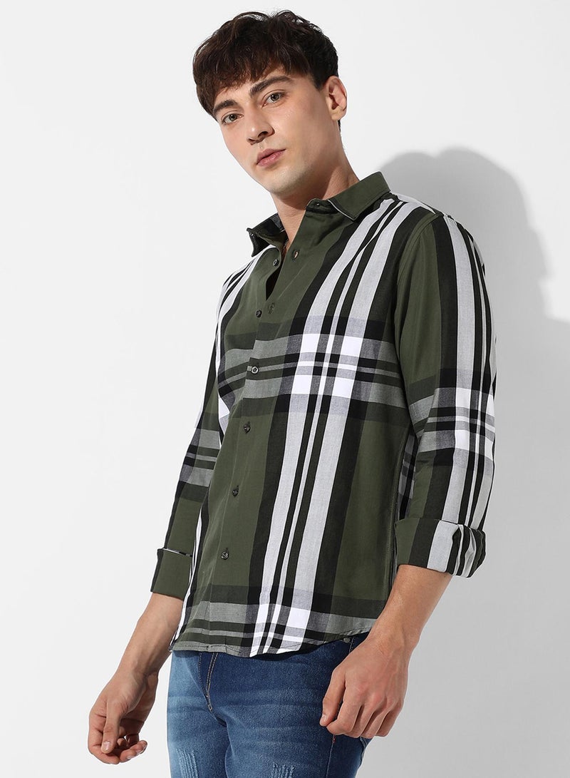 Campus Sutra Campus Sutra Men's Tartan Plaid Dark Green Button Up Regular Fit Shirt For Casual Wear | Cotton Spread Collar Shirt Crafted With Regular Sleeve & Comfort Fit For Everyday Wear  - Image 3