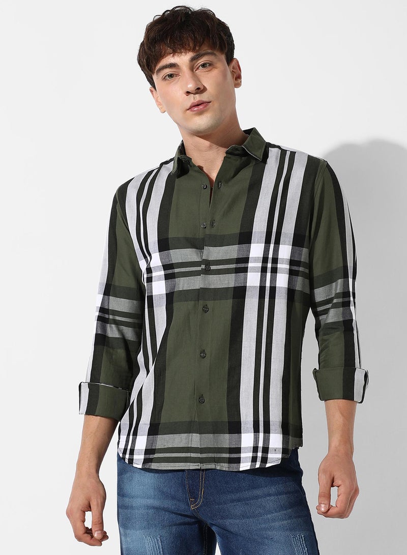 Campus Sutra Campus Sutra Men's Tartan Plaid Dark Green Button Up Regular Fit Shirt For Casual Wear | Cotton Spread Collar Shirt Crafted With Regular Sleeve & Comfort Fit For Everyday Wear  - Image 2