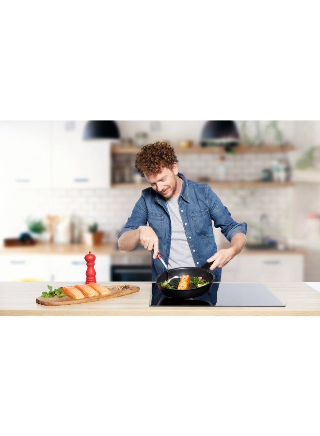 تيفال TEFAL مقلاة | UNLIMITED مقلاة 32 سم | مقاومة للخدوش | طلاء غير لاصق آمن 100% | Thermo-Signal™ | تحمير مثالي | صنع في فرنسا | تدعم الحث الكهرومغناطيسي | ضمان لمدة سنتين | G2550802 أسود - Image 4