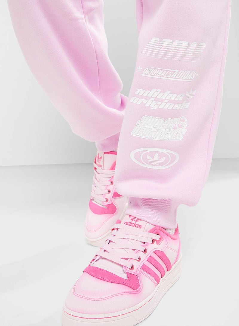 adidas Originals Essential Logo Joggers - Image 4