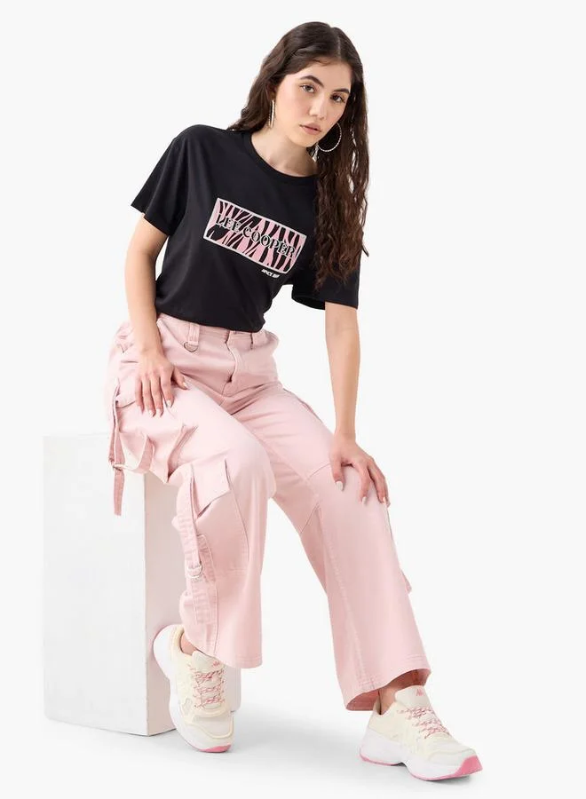 لي كوبر تيشيرت لي كوبر بطبعة وياقة دائرية وأكمام راجلان