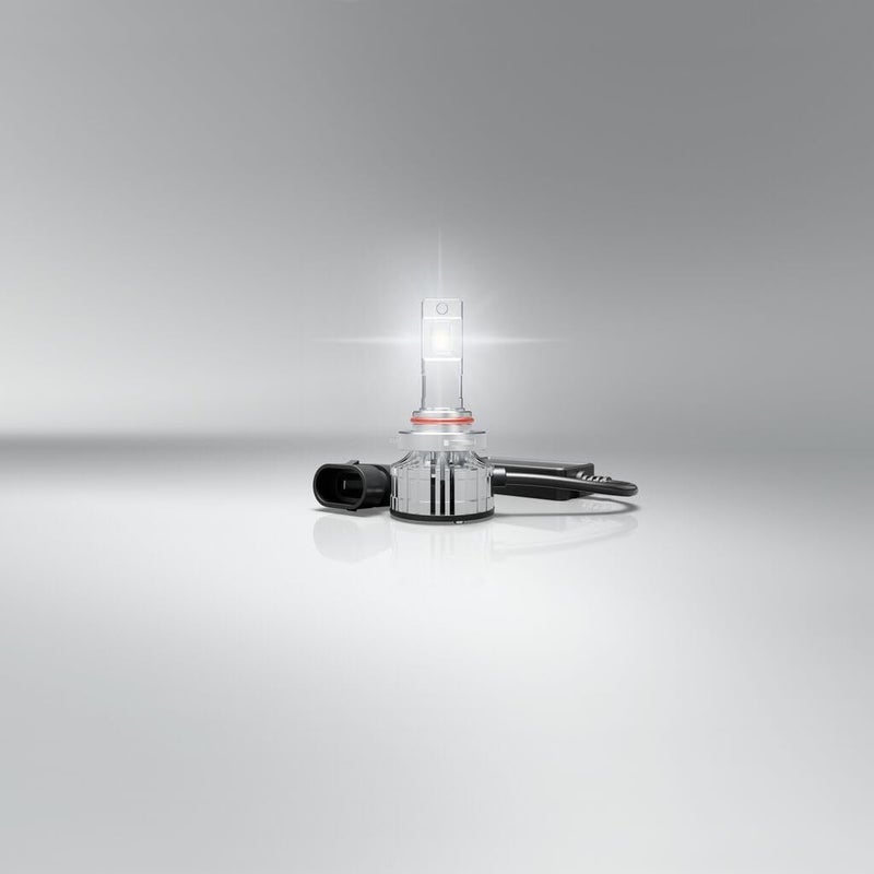 أوسرام مصابيح LEDriving Power Boost ≜ HB3/HB4، مصابيح أمامية للسيارات باللون الأبيض البارد، سطوع يصل إلى 400% أكثر، طاقة تصل إلى 200 واط، خالية من CANBUS، متوافقة مع سيارات الركاب 12 فولت، 5000 لومن، 9005/6DWPB، صندوق مز��وج (مصباحان) - Image 1