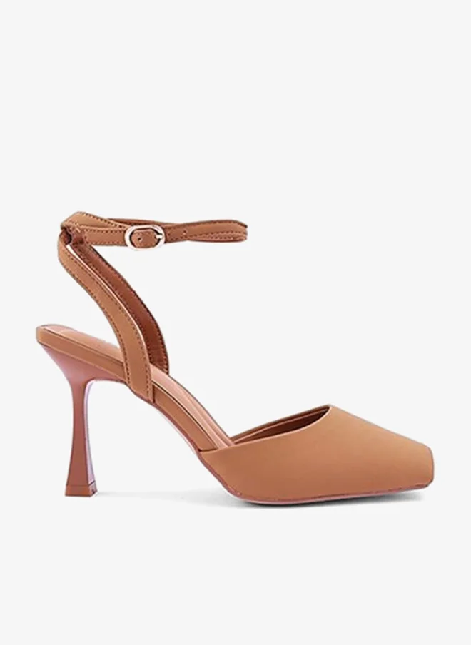 Cuple Trendy heel sandals made for modern comfort.