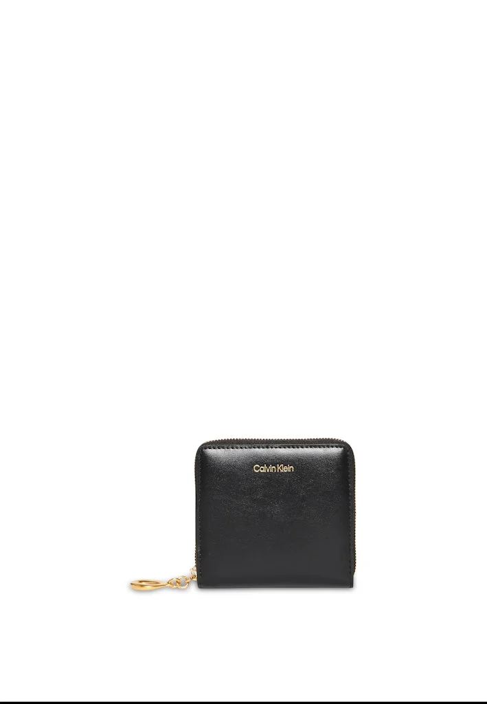 كالفن كلاين Hardware Square Zip Around Wallet