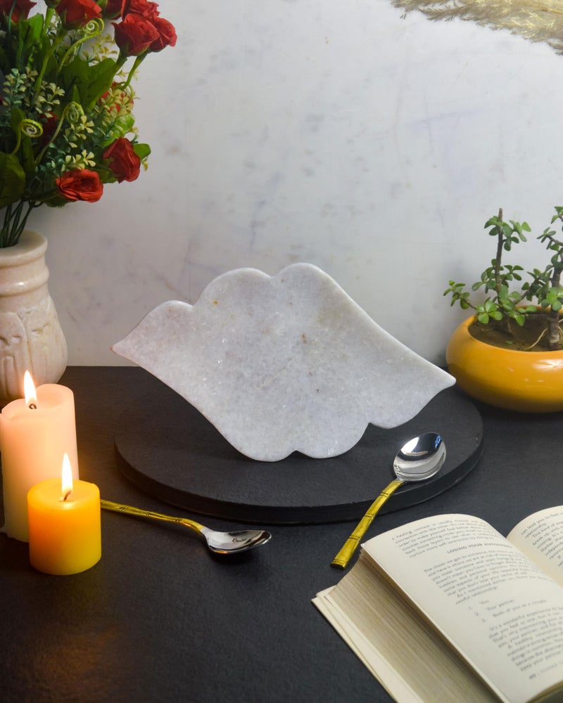 MARBIQUE Handcrafted Indian Marble Tray - Bathroom Vanity Tray, Jewelry Organizer, Decorative Serving Tray for Tea & Coffee | Home Décor & Storage | Elegant Housewarming & Wedding Gift 26 * 15 cm - Image 1