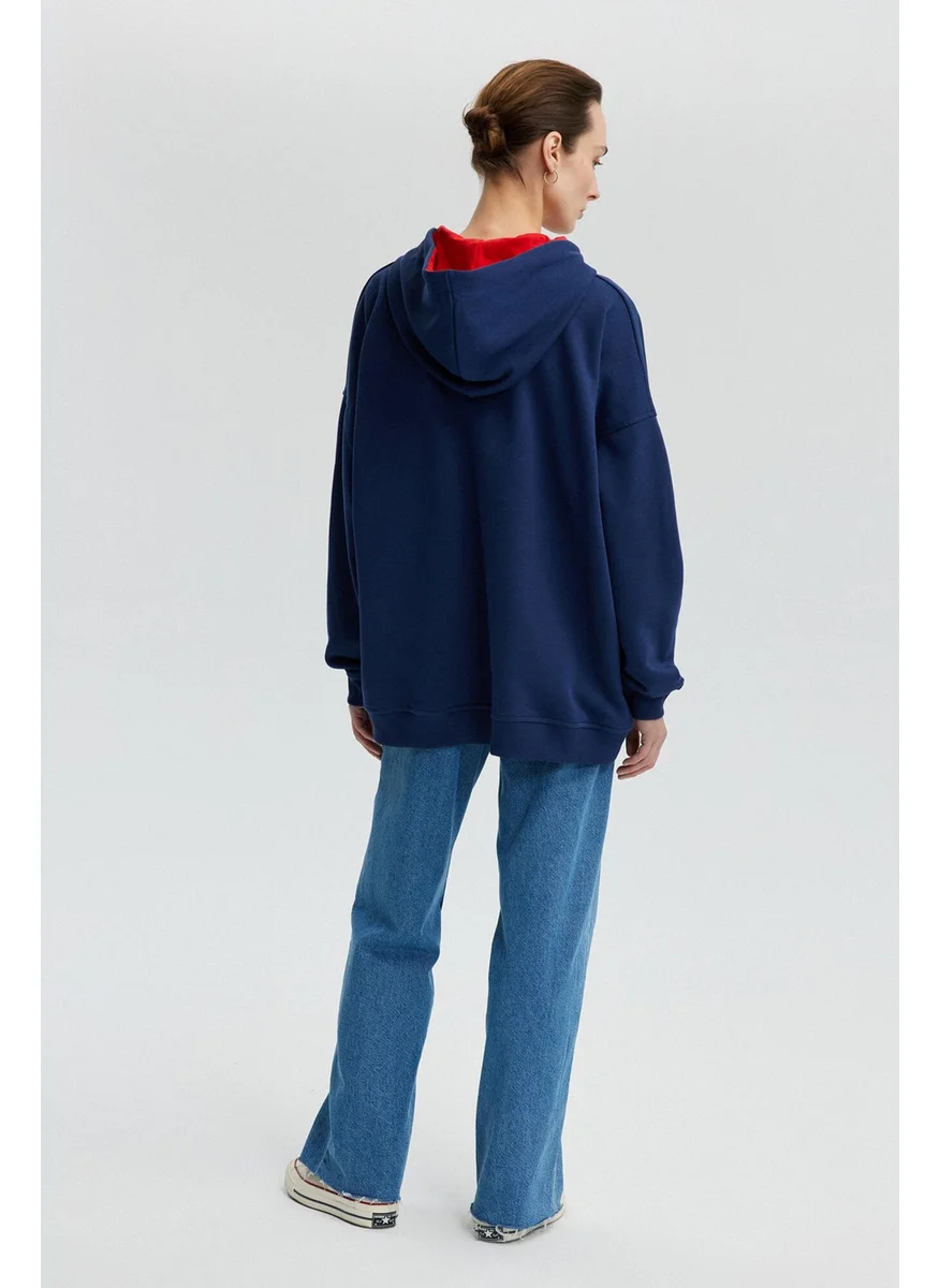 تاتشي Letter Printed Oversized Sweatshirt