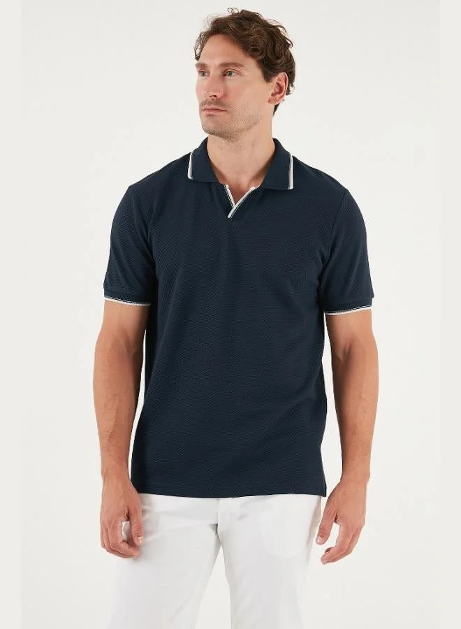 بوراتي تي شيرت بولو رجالي قطن مطاطي بقصة عادية بتفاصيل خطوط وياقة بولو