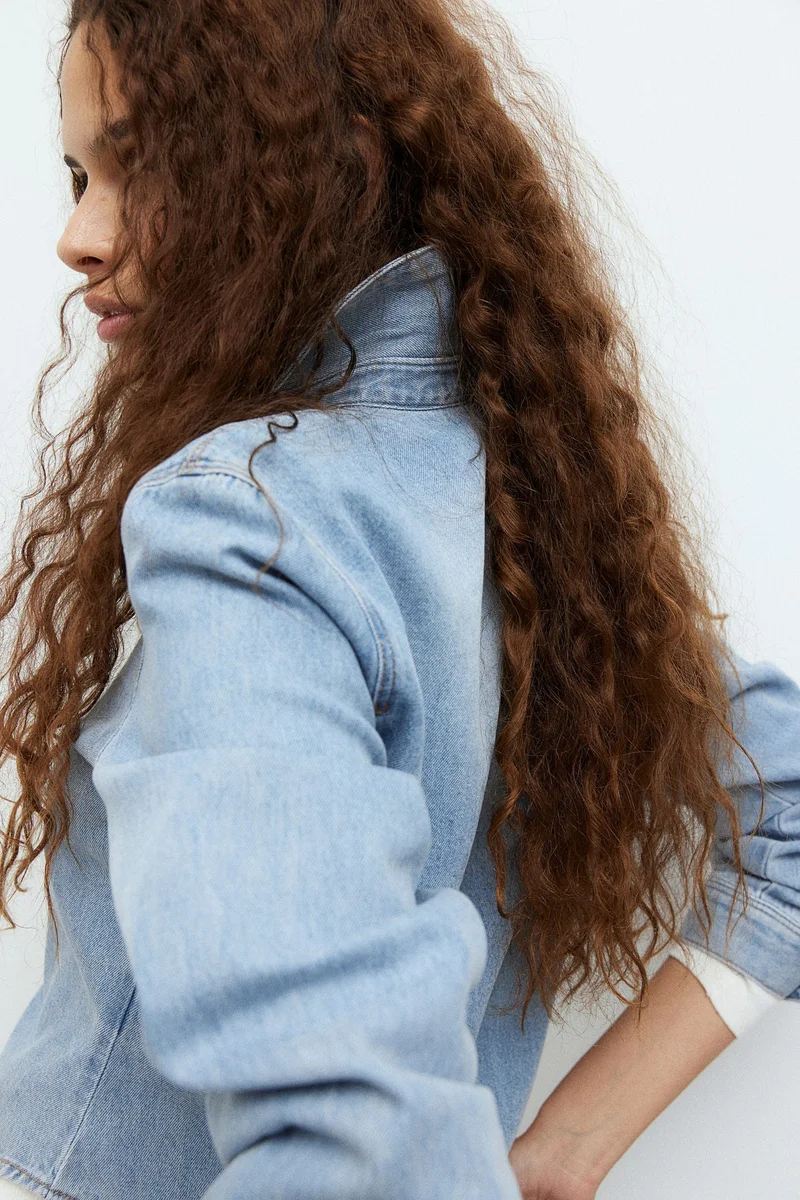 اتش اند ام قميص قصير من الدنيم