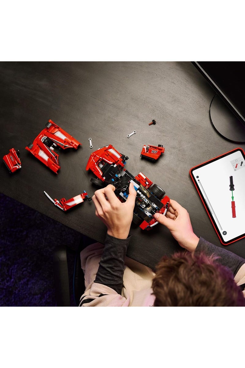 ليغو طقم LEGO Technic سيارة سباق فيراري FXX K – لعبة بناء للعب والعرض مع محرك V12، وفارق الحركة (دifferential)، ومكابس متحركة – هدية لمحبي سباقات السيارات من الأولاد والبنات (العمر 10+)، رقم المجموعة - Image 5