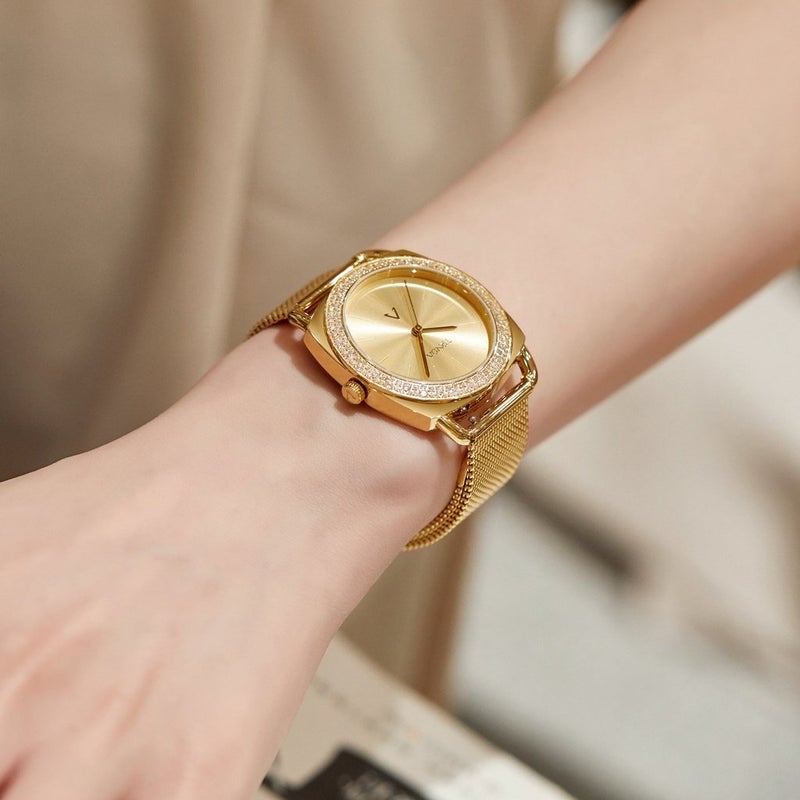 ترندا ساعة نسائية من TRNDA بهيكل ستانلس ستيل ذهبية وسوار ستانلس ستيل ذهبي - Image 2