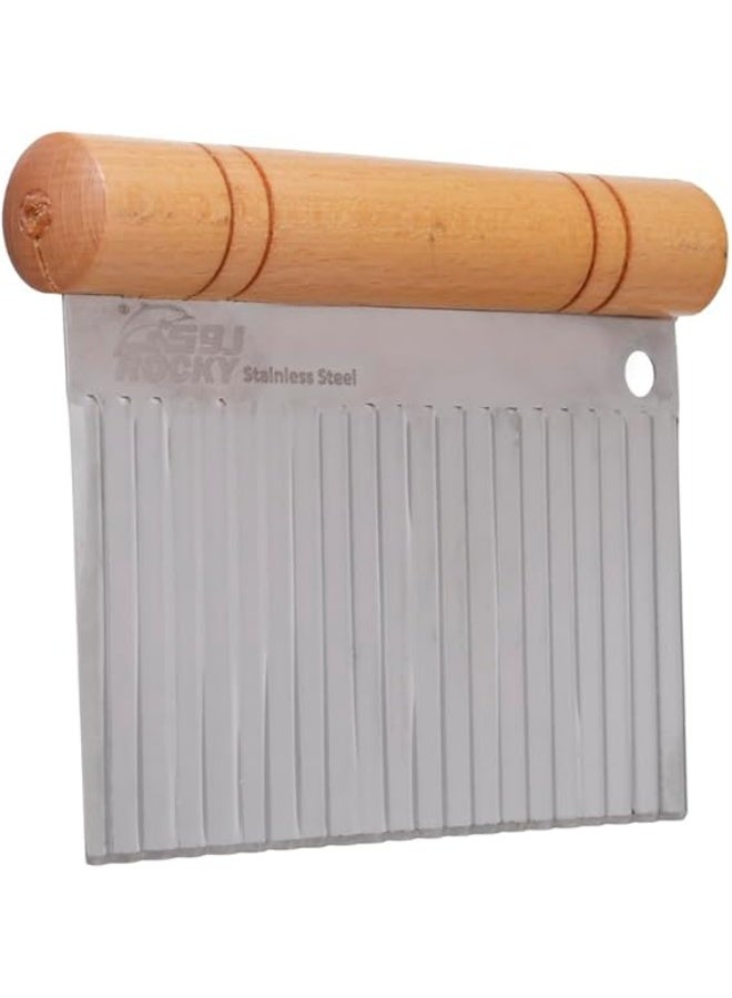 Rocky A stainless steel potato cutter with a comfortable wooden handle for quick and easy slicing of potatoes and vegetables. - Image 3