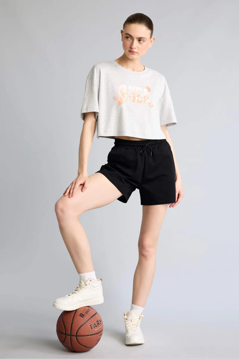 ديفاكتو NBA Licensed Relax Fit Crew Neck Short Sleeve T-Shirt