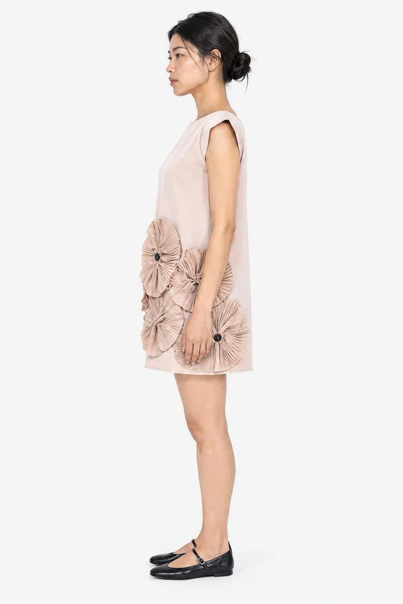 جينيفر Embroidered Strapless Mini Dress
