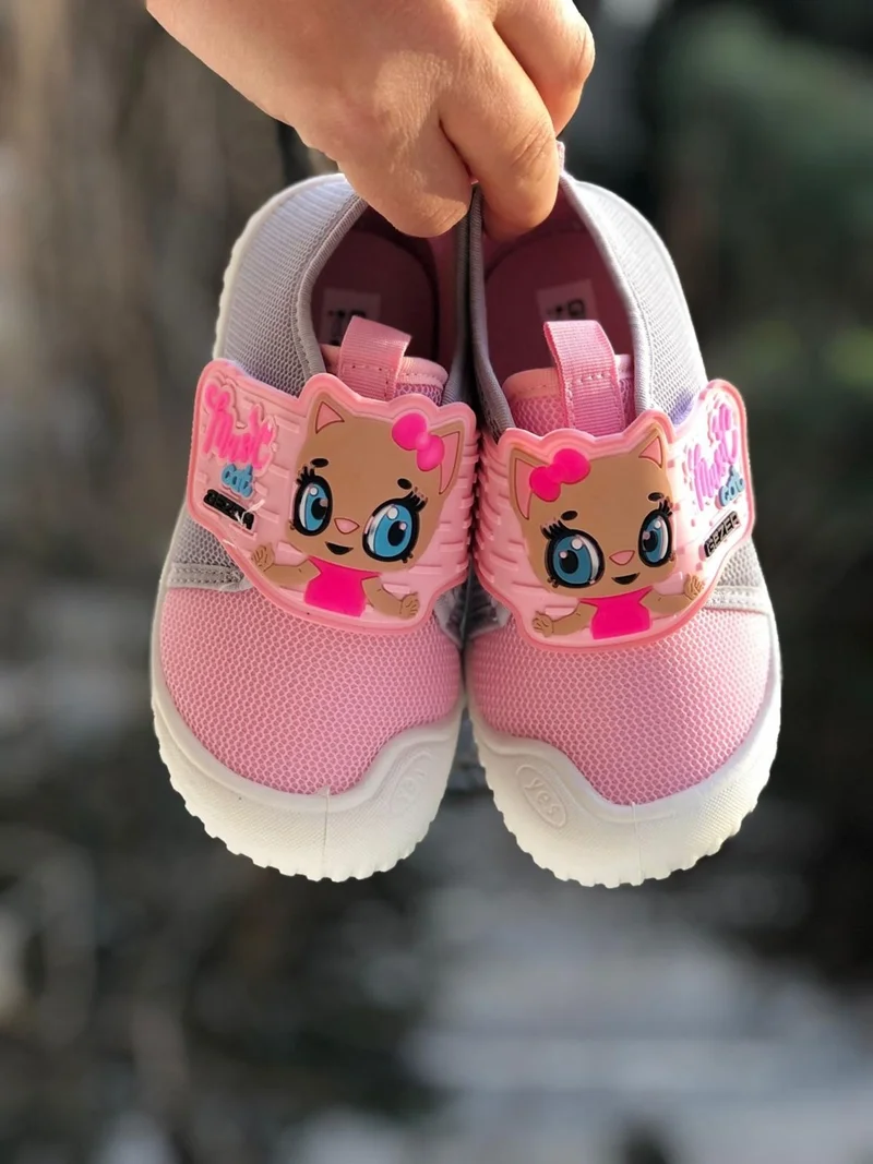 Gezer Children's Home and School Nursery Shoes, Non-slip Sole Nursery, Home and School Shoes