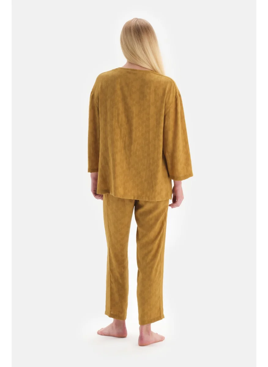 داجي Mustard Long Sleeve Jacquard Pajama Set