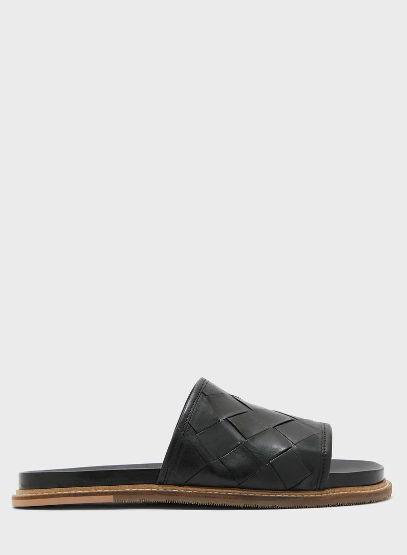 STEVE MADDEN Rulston Quilted Slides
