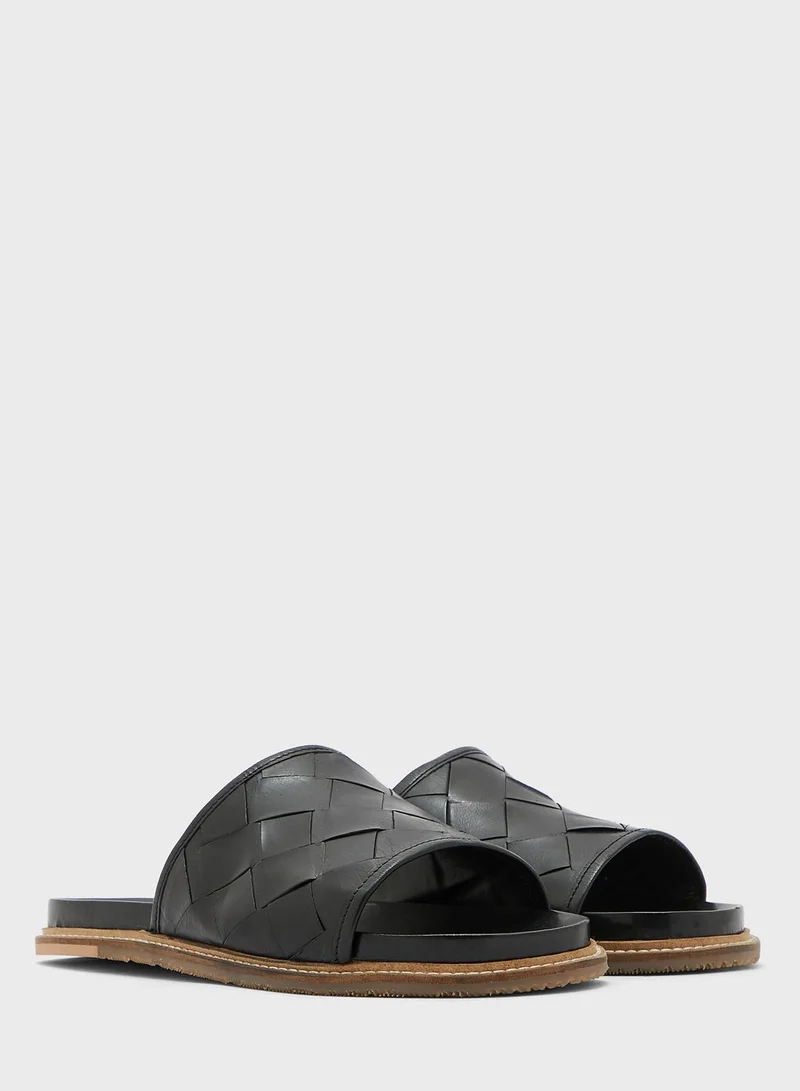 STEVE MADDEN Rulston Quilted Slides