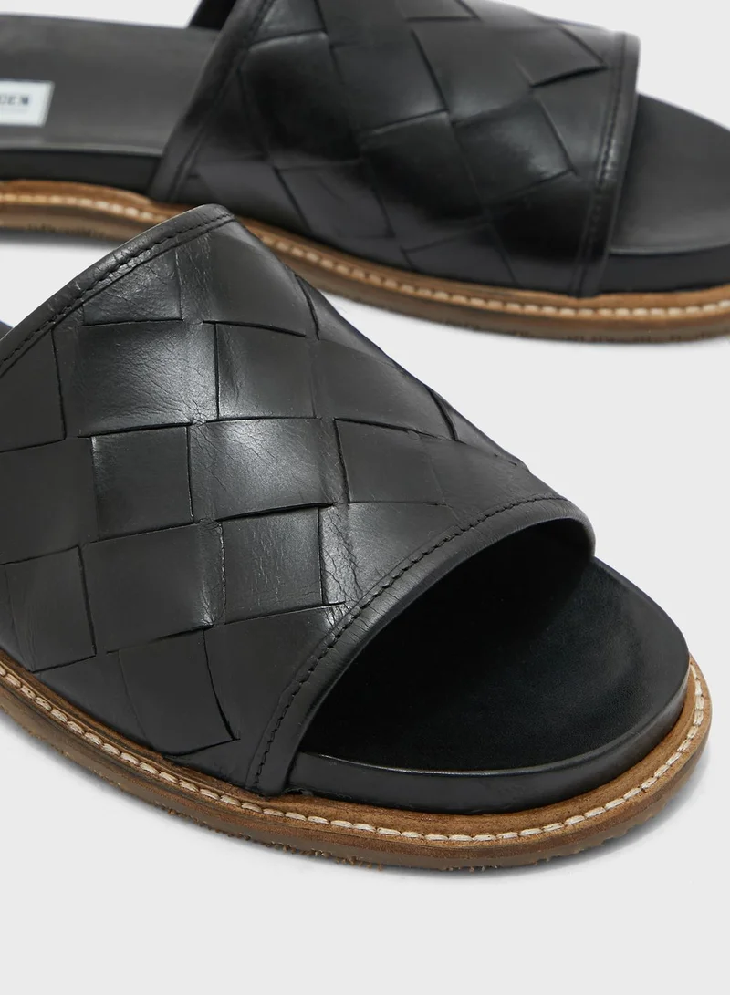 STEVE MADDEN Rulston Quilted Slides