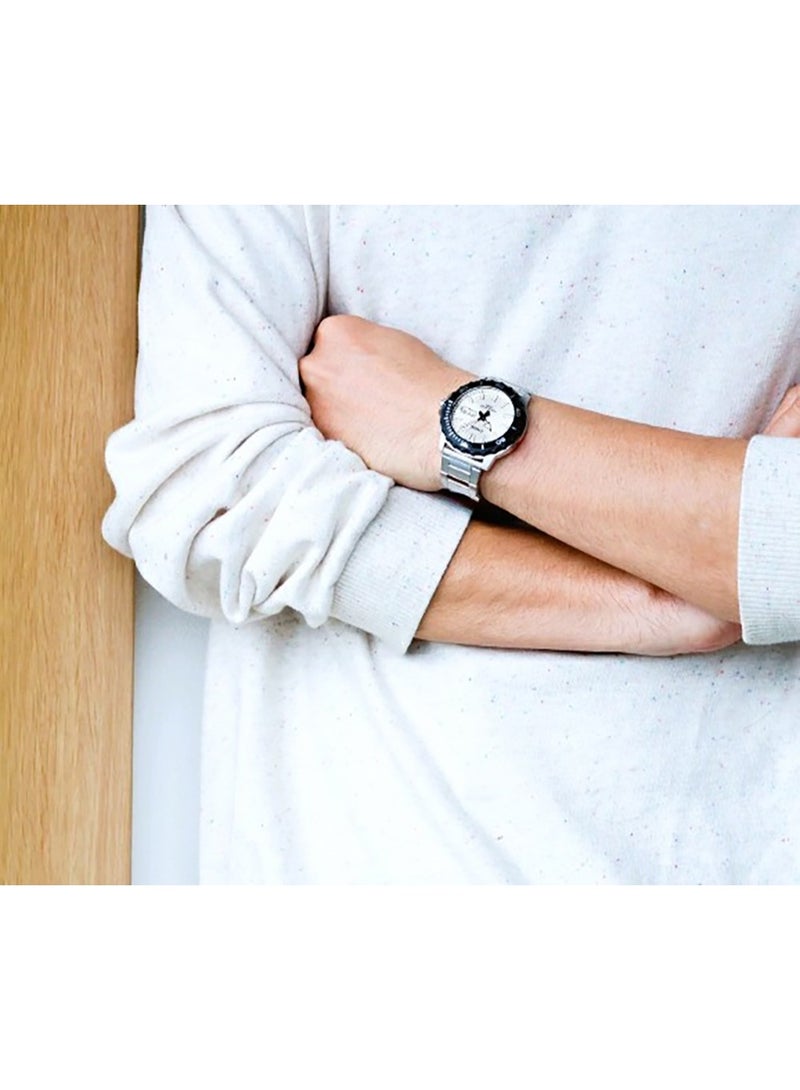 CASIO Analog Men’s Watch MTD‑125D‑7AVDF, 45.6 mm Silver Dial & Stainless Steel Band, 100 m WR - Image 3