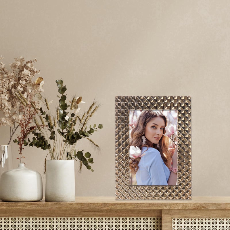 Lawrence Frames Diamond Pattern Polished Metal Picture Frame  4x6  Gold - Image 3