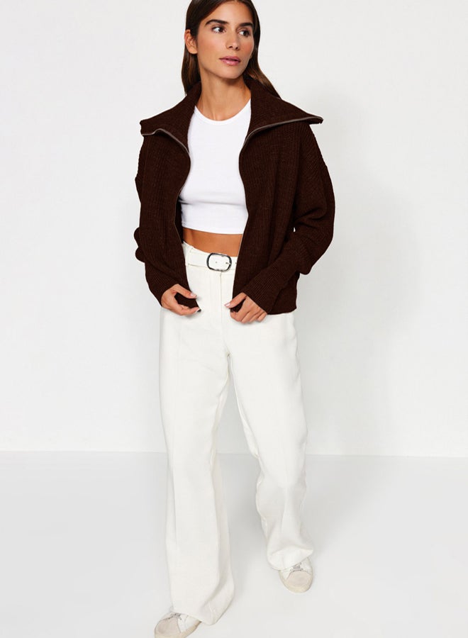 trendyol كارديجان محبوك بسحاب بياقة قابلة للطي بنمط واسع بني داكن - Image 3