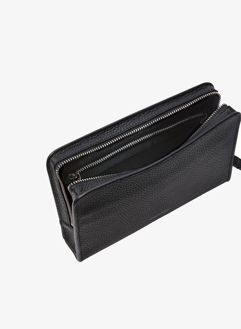 CALVIN KLEIN Small Full-Grain Leather Logo Wash Bag - Image 3