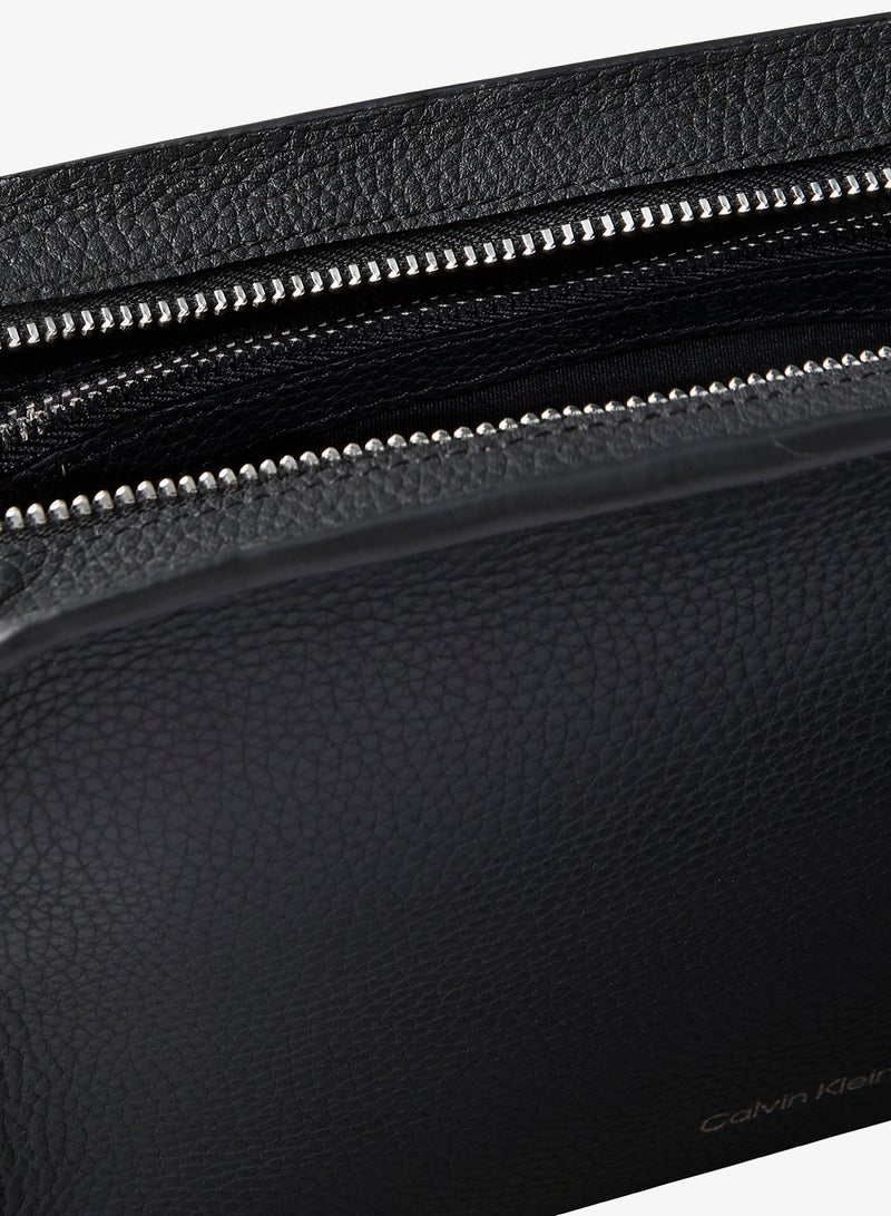 CALVIN KLEIN Small Full-Grain Leather Logo Wash Bag - Image 5