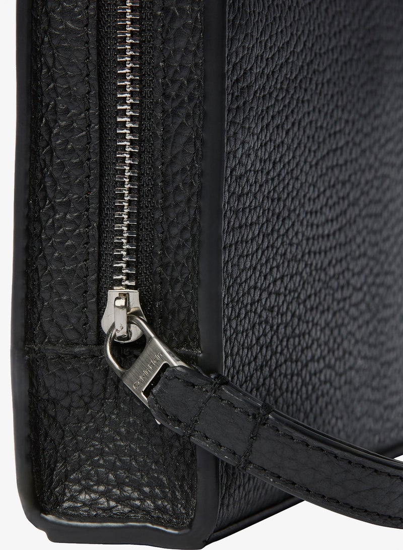 CALVIN KLEIN Small Full-Grain Leather Logo Wash Bag - Image 4
