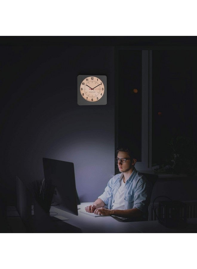 Marathon ساعة حائط أنالوج كبيرة 12 بوصة بإصدار الاستوديو مع ضوء ليلي تلقائي - Image 5