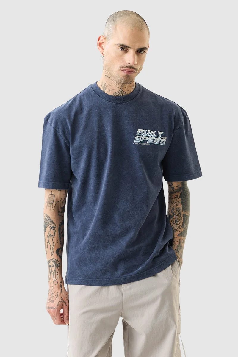 سنيتش تيشيرت واسع بطبعة جرافيك أزرق داكن