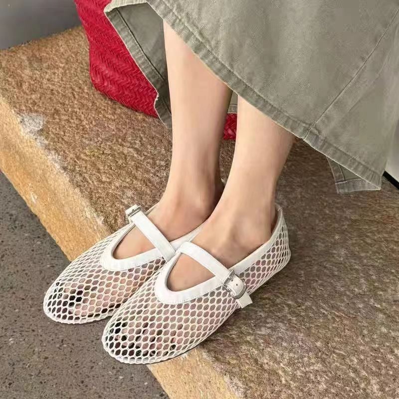 أحذية باليه مسطحة مع مشبك وشبك مثقوب وقابل للتنفس بحجم زائد ورأس دائري للأزياء - Image 5