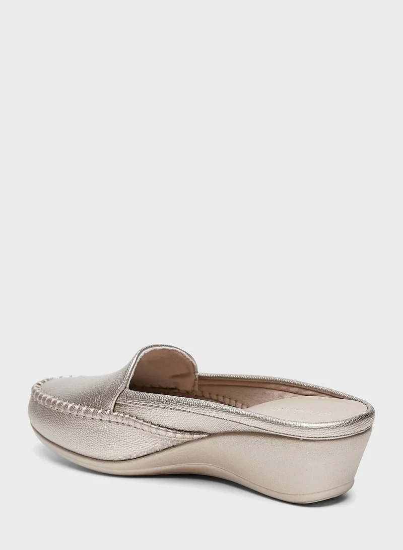 Le Confort Casual Loafer