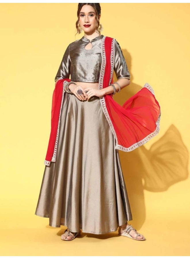 أيه كيه إس طقم لينجا تشولي ذهبي رمادي مزين بالزاري مع دوباتا حمراء - Image 1