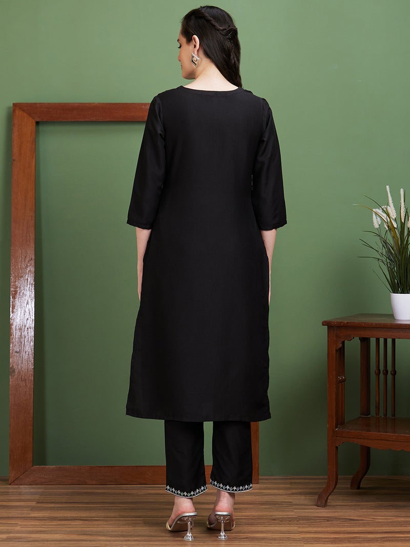 globus Globus Women Floral Embroidered Straight Thread Work Kurta With Trouser - Image 3