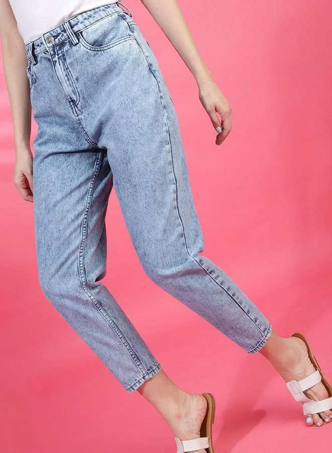 مرفوعة جينز نسائي فري هاند أزرق بقصة موم فيت وغسيل حمضي