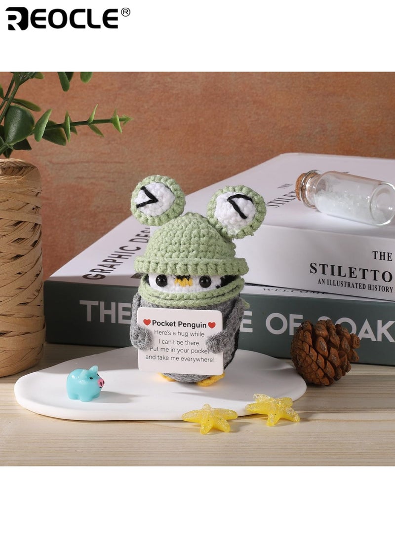 ريوكل دمية البطريق محبوك في قبعة الضفدع مع بطاقة إيجابية الصوف لعبة الجيب التشجيع هدية التخرج هدية مناسبة للديكور المنزلي رفيق يومي مثالي للأصدقاء للجنسين البالغين الأطفال - Image 2