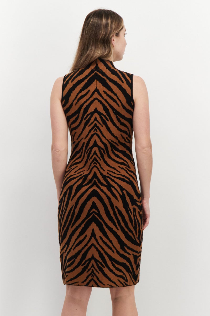 Tahari فستان ميدي كاجوال بطبعة تجريدية للنساء، بني - Image 2