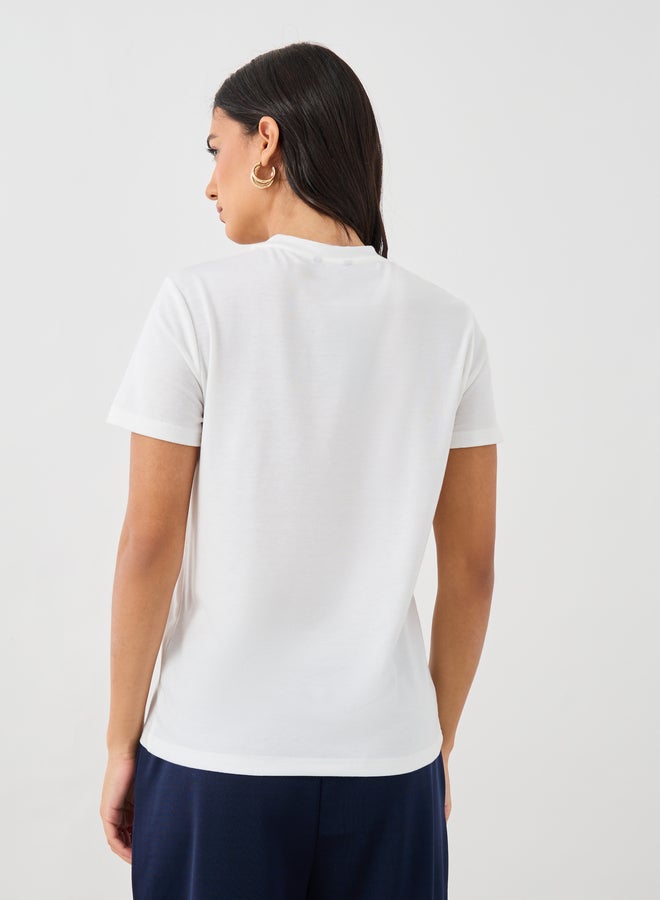 ستايلي تيشيرت ستايلي بطبعة شعار برقبة مستديرة وأكمام قصيرة - Image 4