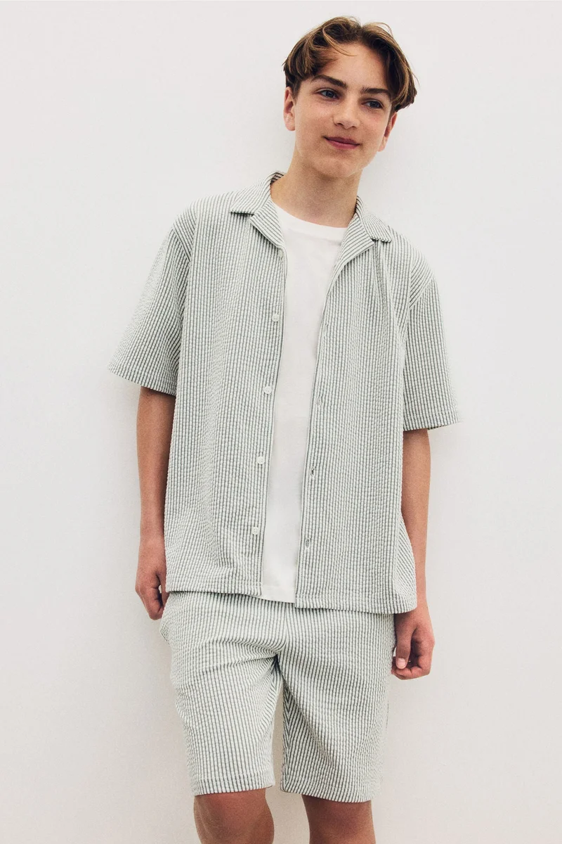 H&M 2-piece shirt and shorts set