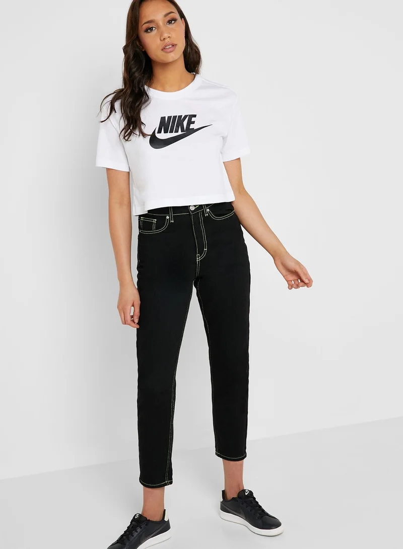 Nike Essential Futura Icon Cropped T-Shirt