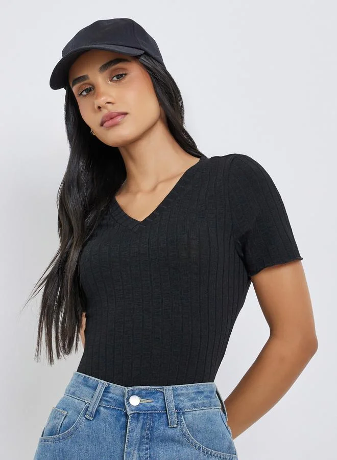 Styli Styli Black Ribbed V Neck Bodysuit