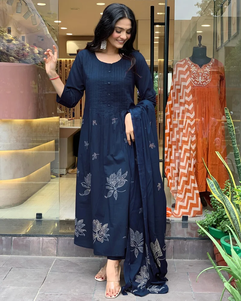 جو سريكي كورتا مطبوعة من GoSriKi Rayon Viscose Anarkali مع بنطال ودوباتا (Gangori Kerosin-GS_L_Dark Blue_Large)