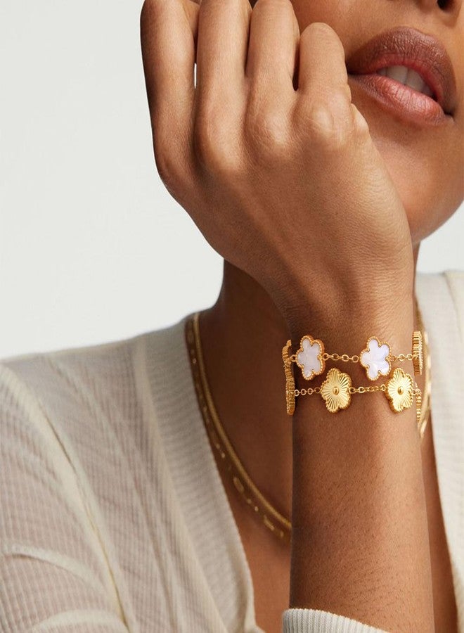 ام بيرينبو طقم أساور ذهبية نسائية - قطعتان من الأساور المطلية بالذهب عيار 18 قيراطًا بتصميم زهور، وسوار من الفولاذ المقاوم للصدأ لا يفقد بريقه، وسلسلة قابلة للتعديل، هدية عصرية، هدية مثالية لحفلات أعياد الميلاد وعيد الحب للصديقة - Image 2