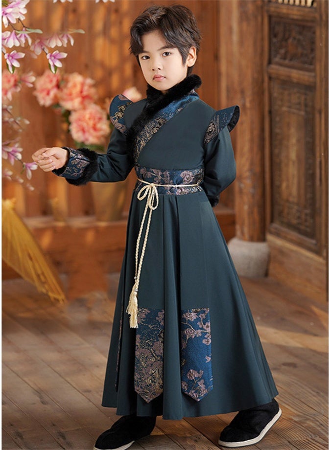 ليانغ سان تشي الصبيان يرتدون الزي الصيني التقليدي، والأطفال يرتدون الزي العسكري القديم - Image 3