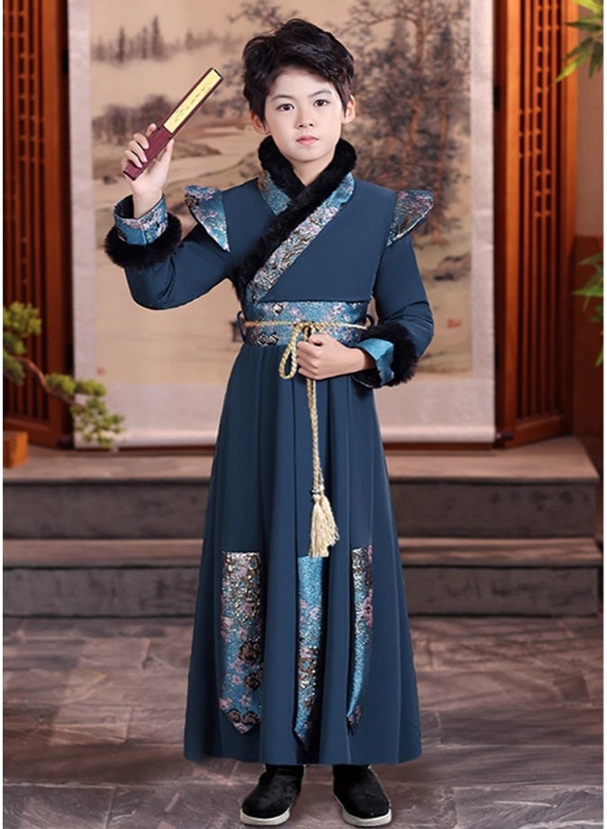 ليانغ سان تشي الصبيان يرتدون الزي الصيني التقليدي، والأطفال يرتدون الزي العسكري القديم - Image 5