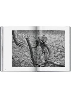 Sebastião Salgado. Workers. an Archaeology of the Industrial Age  - Image 1