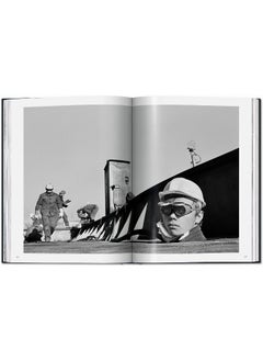 Sebastião Salgado. Workers. an Archaeology of the Industrial Age  - Image 2