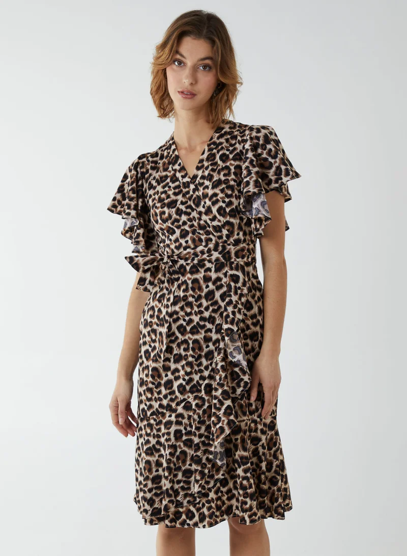 بلو فانيلا فستان ميدي ملفوف بطبعة جلد الفهد وكشكش