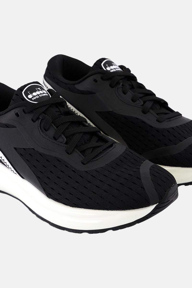 DIADORA أحذية رياضية ميثوس إم دي إس 2 للنساء، سوداء - Image 2